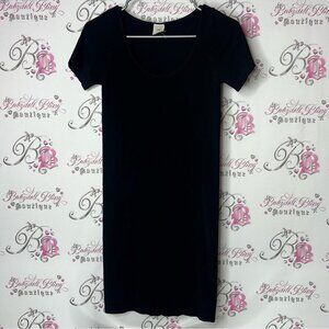 Cest moi dress basic classic black tshirt style Elegant Black Women's Top